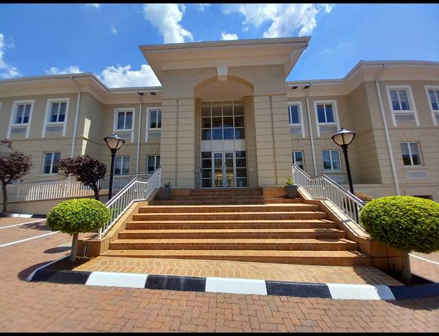 2,415M² OFFICE TO LET IN BRYANSTON